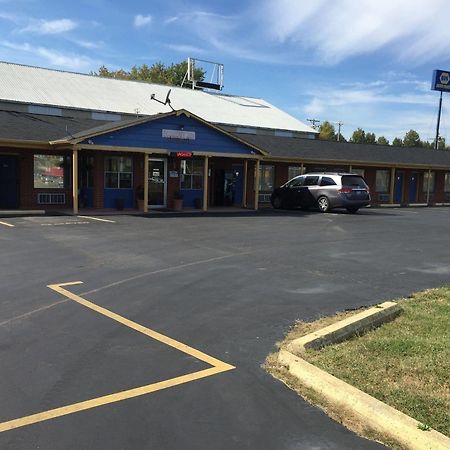 Economy Inn St. James エクステリア 写真