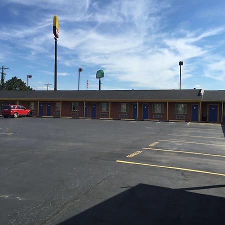 Economy Inn St. James エクステリア 写真