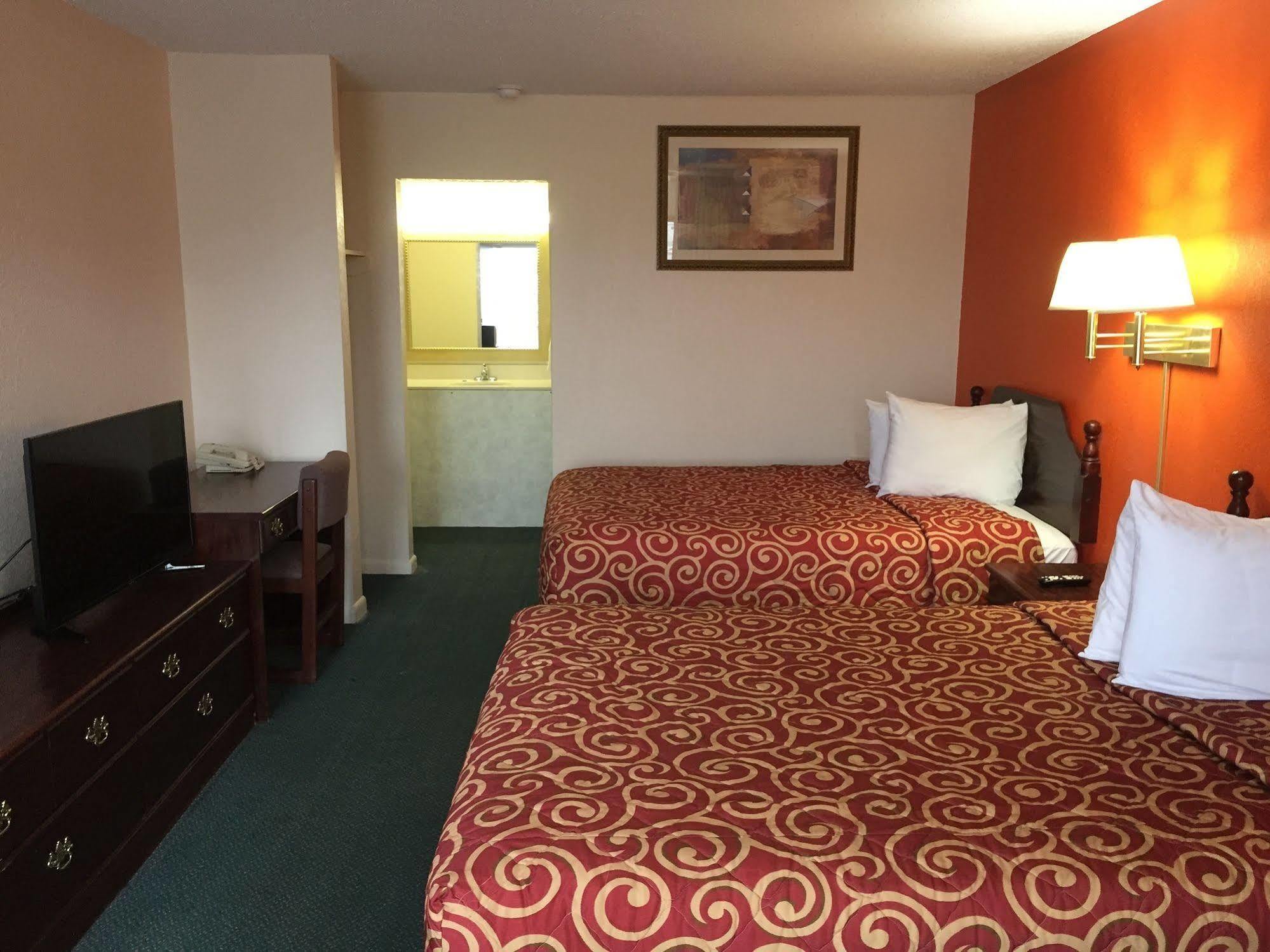 Economy Inn St. James エクステリア 写真