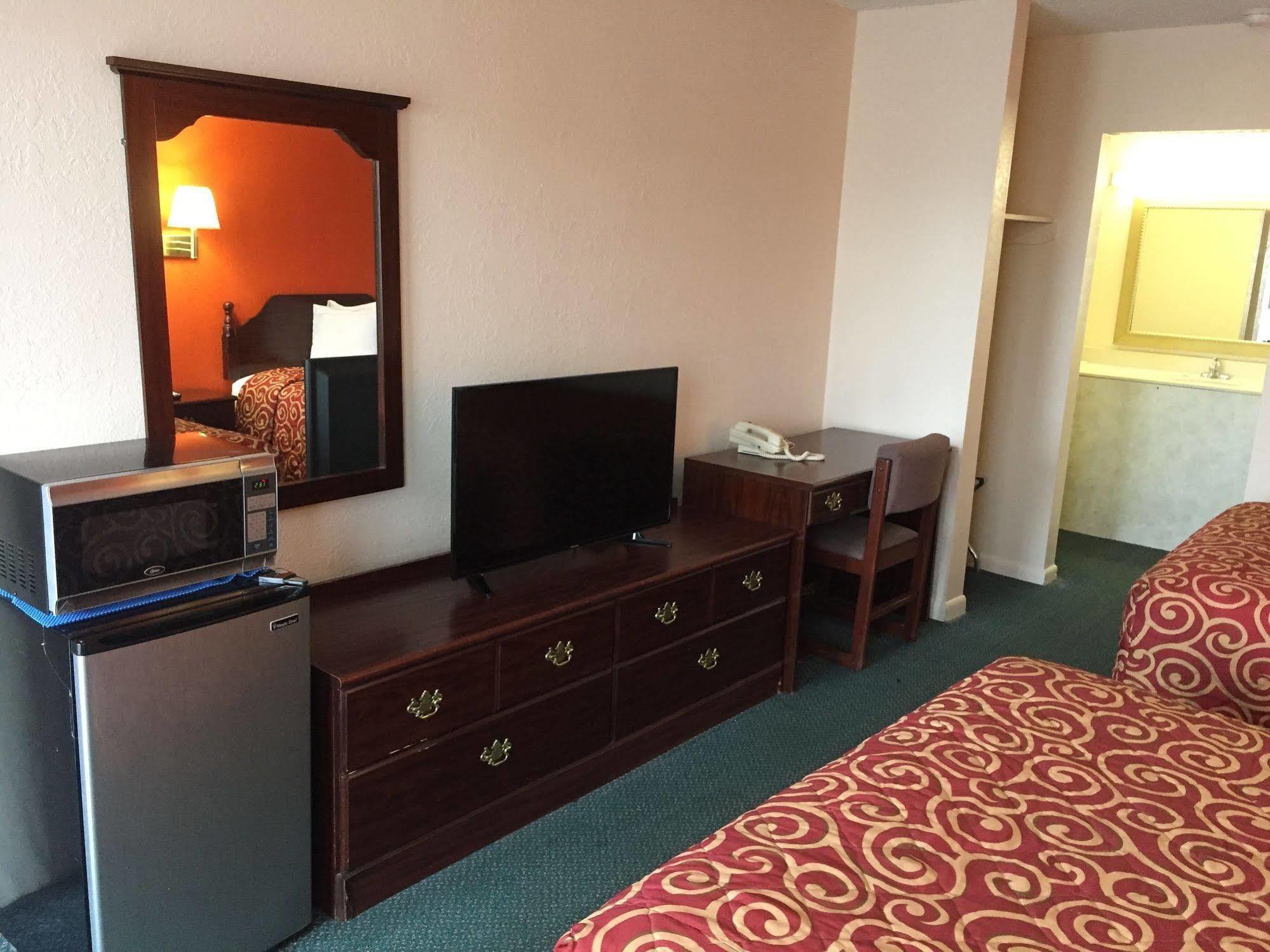 Economy Inn St. James エクステリア 写真