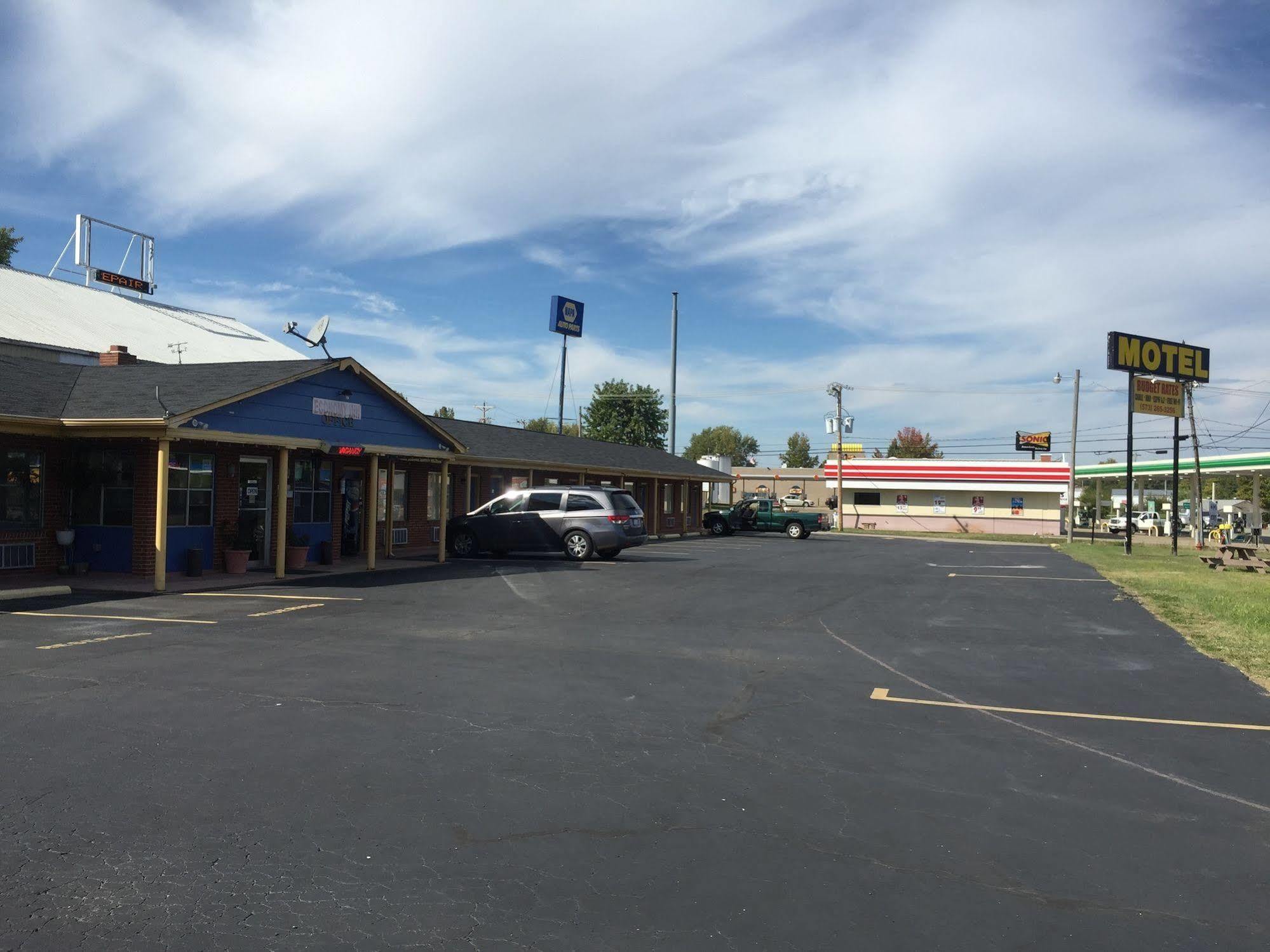 Economy Inn St. James エクステリア 写真